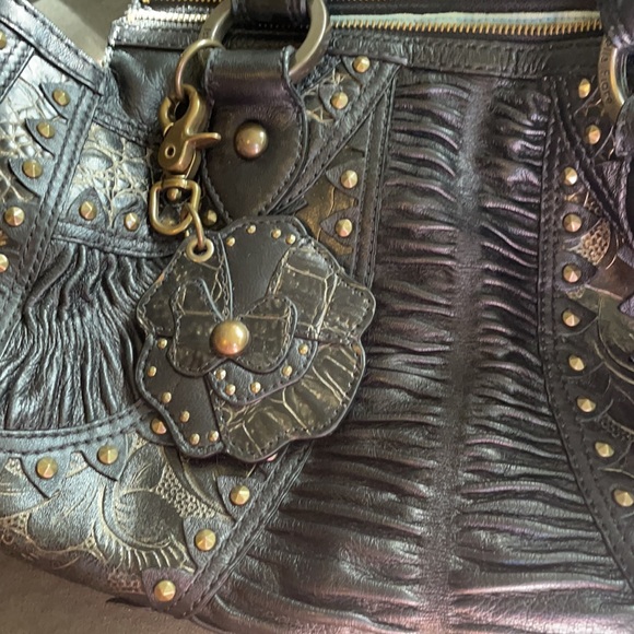 Isabella Fiore Black Leather Stud Shoulder Bag - Picture 8 of 8